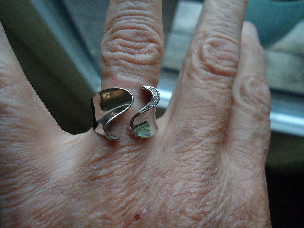 hele mooie echt zilveren ring aparte vorm 925 met steentjes, Met kristal, Ophalen of Verzenden, Dame, Zilver