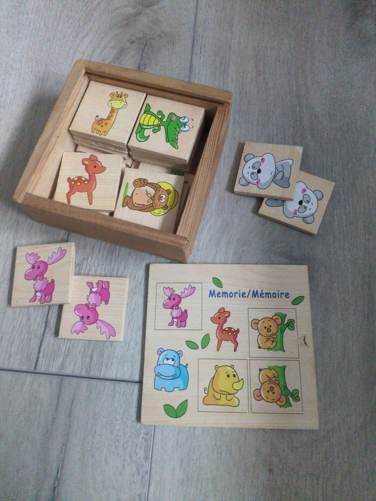 Memory spel hout met 12 setjes dieren in houten doosje, Ophalen of Verzenden, Gebruikt, Puzzelen