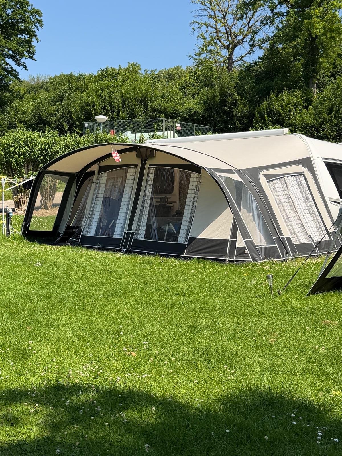 Unico Milano Voortent met petluifel, Caravans en Kamperen, Voortenten en Luifels, Ophalen, Gebruikt