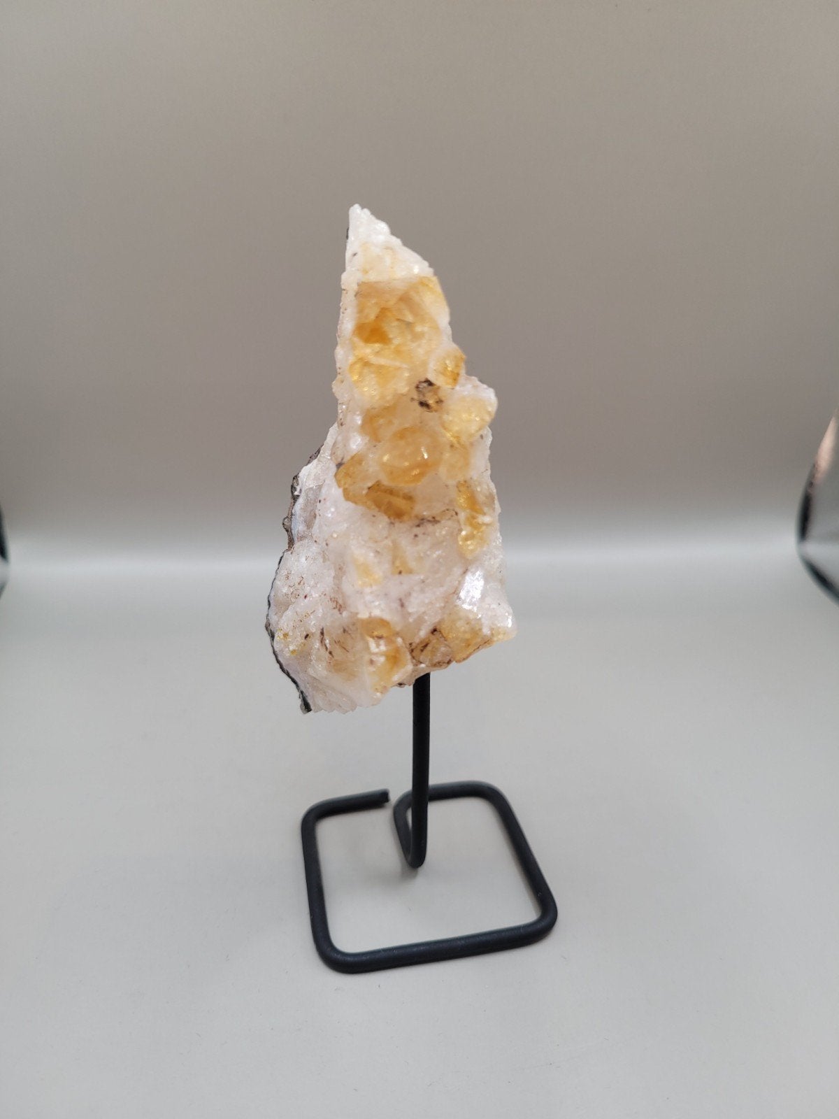 Citrien op standaard, Ophalen of Verzenden, Mineraal