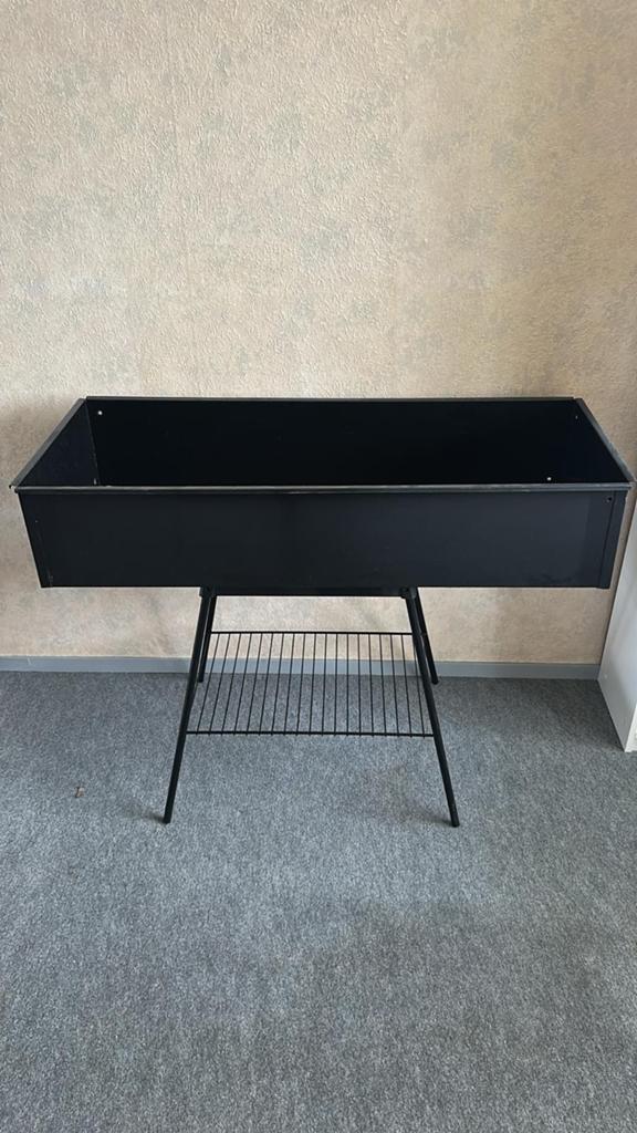 Zwarte metalen plantenbak op standaard (103x43x80 cm), Ophalen, 100 cm of meer, Zo goed als nieuw, Binnen