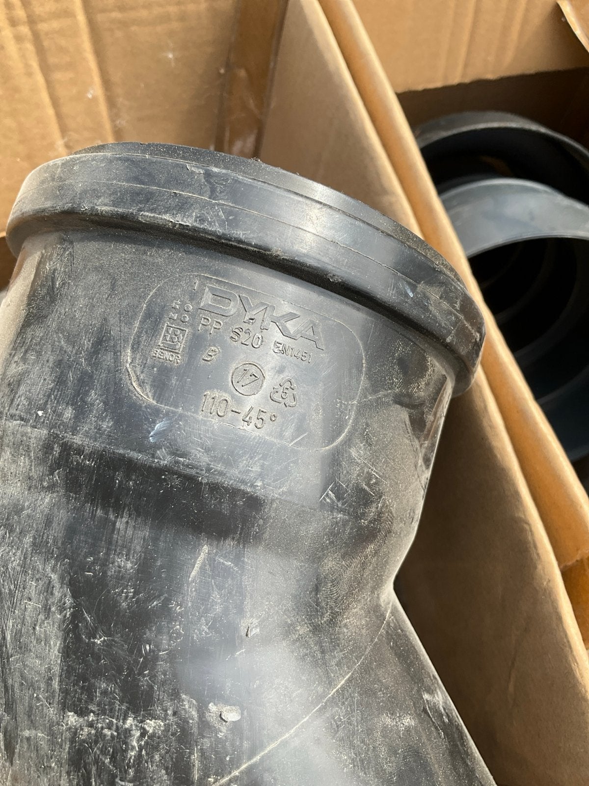 Diversen maten DYKA PP S20 Bochten 110-45 en 90-45, Ophalen, Bochten, Pvc, -