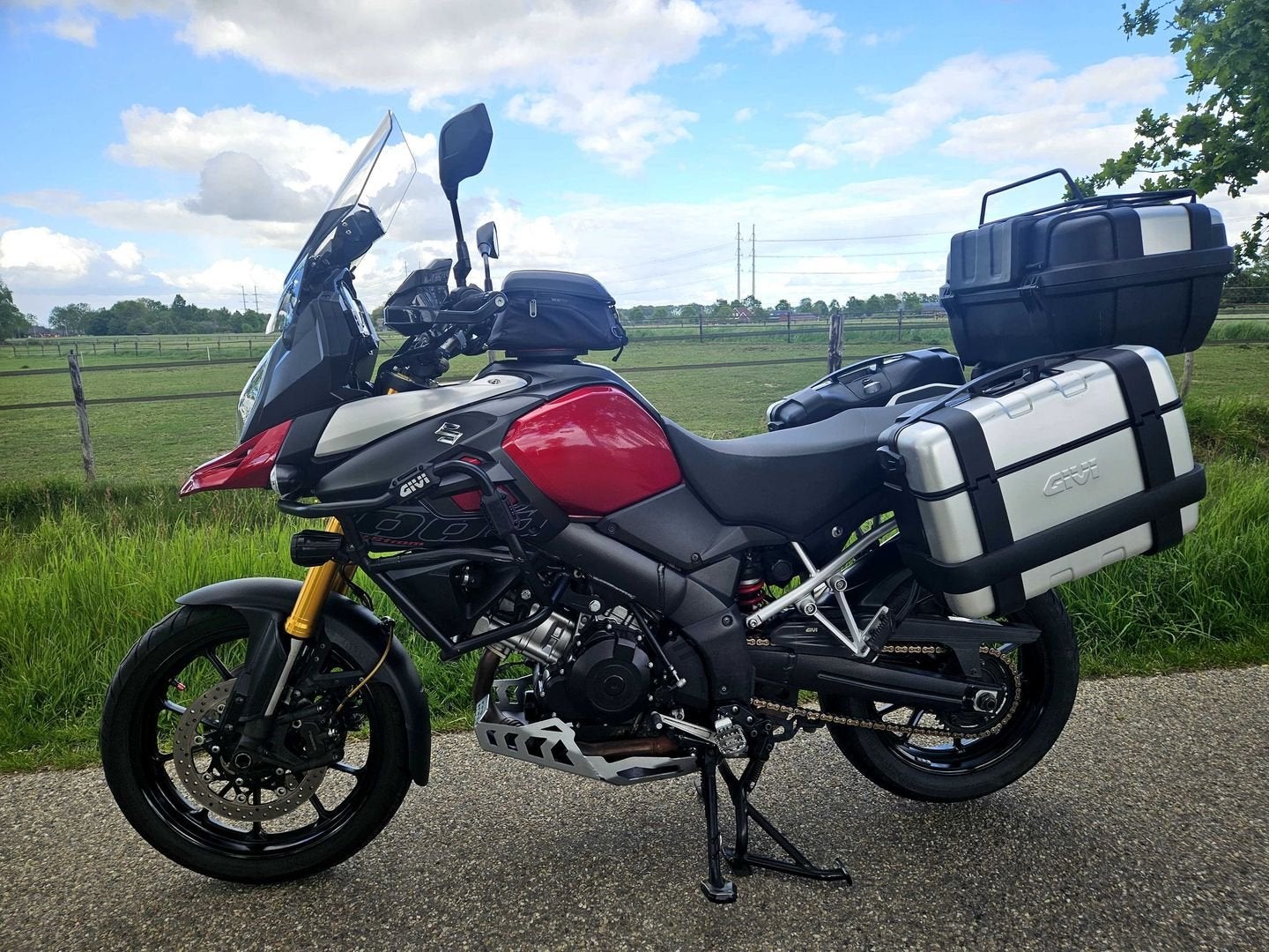 SUZUKI V-STROM DL 1000 2015 ABS TC KOFFERS DAGRIJLAMPEN, Motoren, Motoren | Suzuki, Motorrijbewijs A, Bedrijf, Onbekend, Toermotor