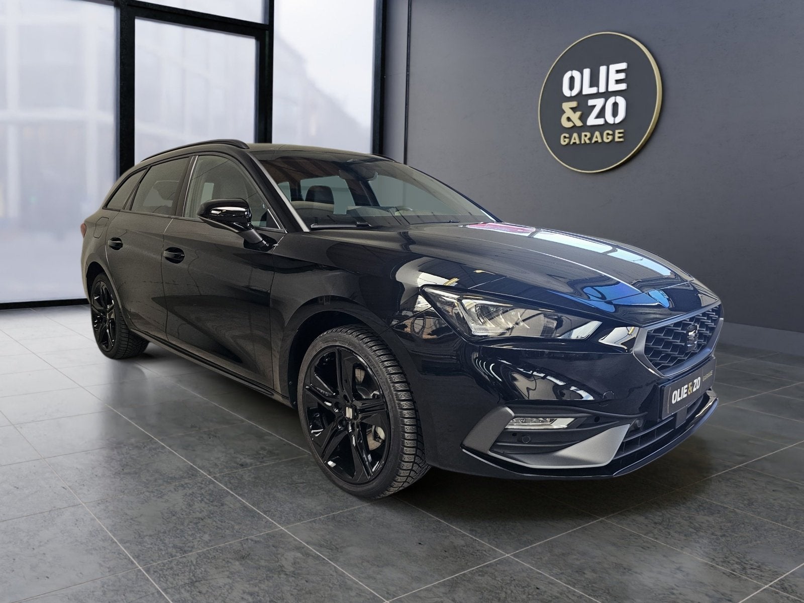 Seat Leon Sportstourer 1.5 TSI e-Hybrid FR Business | All-in, Auto's, Seat, 4 cilinders, Leder en Stof, Zwart, 1700 kg