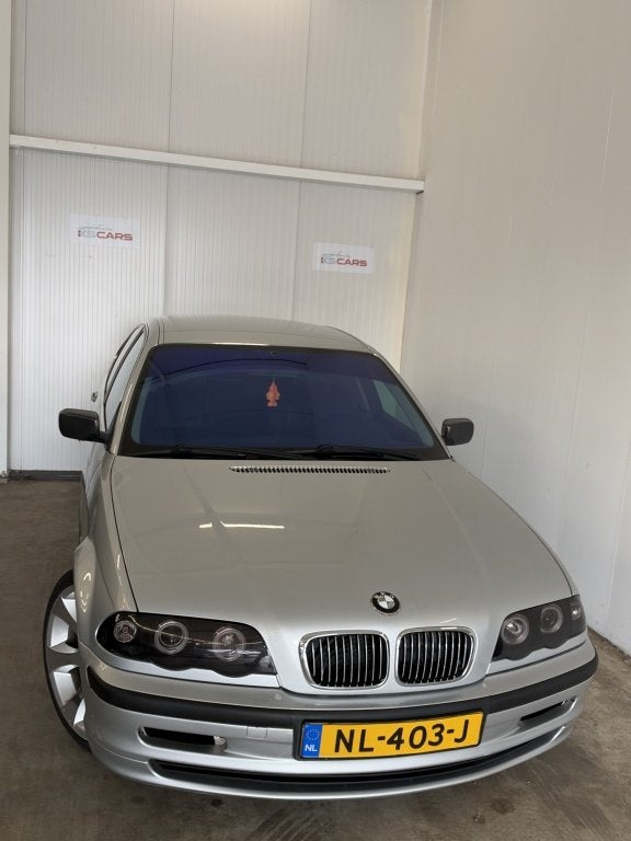 BMW 3 Serie 320i | Speciale Uitvoering | Automaat | Verlaagd, Auto's, Zwart, Leder, Bedrijf, 170 pk