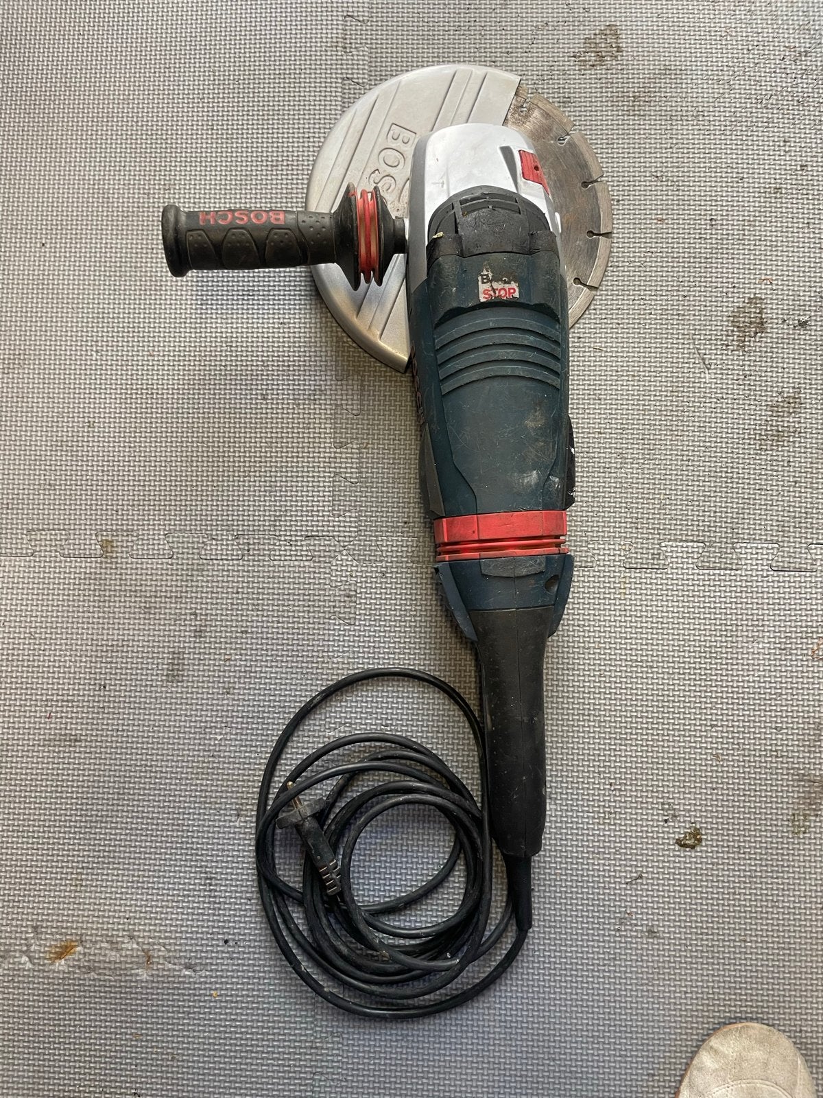 Bosch GWS 22-230 LVI Professional haakse slijper, Ophalen of Verzenden, Gebruikt, 1000 watt of meer, Haakse handslijpmachine