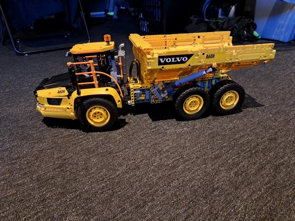 Lego Technic Volvo A60H Dumper, Ophalen of Verzenden, Gebruikt