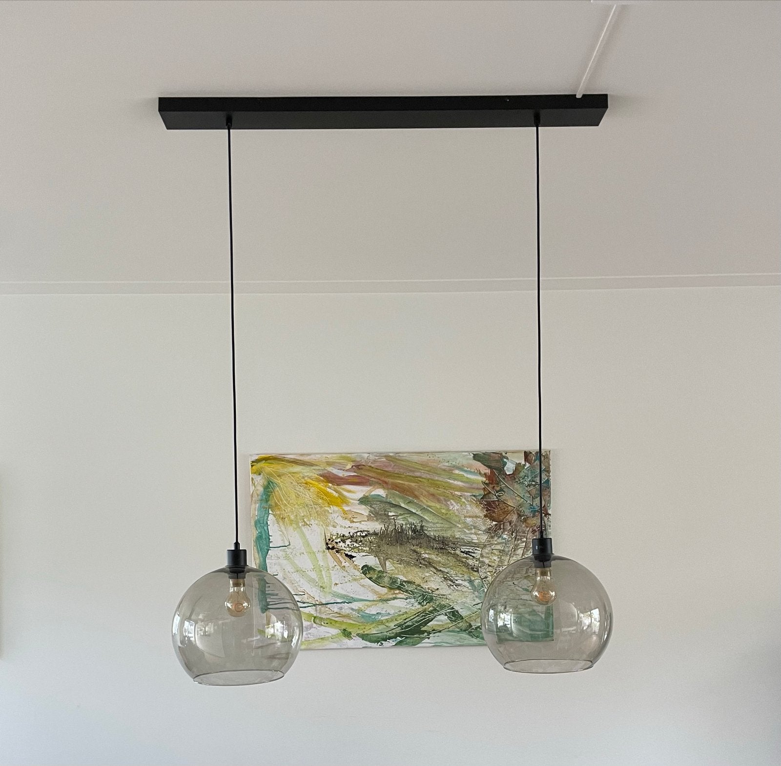 Moderne hanglamp met 2 glazen bollen, Huis en Inrichting, Ophalen, Zo goed als nieuw, Glas, E27 (groot)