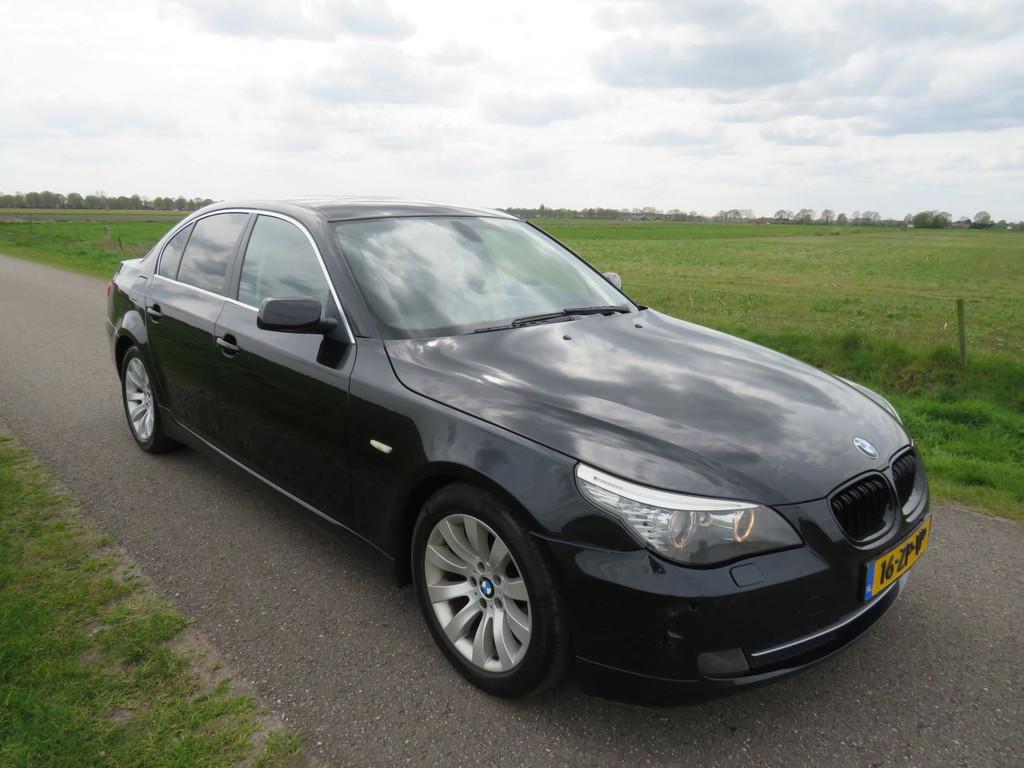 BMW 5 Serie 520 163pk Automaat Sedan 2008 Navigatie Airco co, Auto diversen, Schadeauto's, Automaat, 1995 cc, Zwart, Sedan