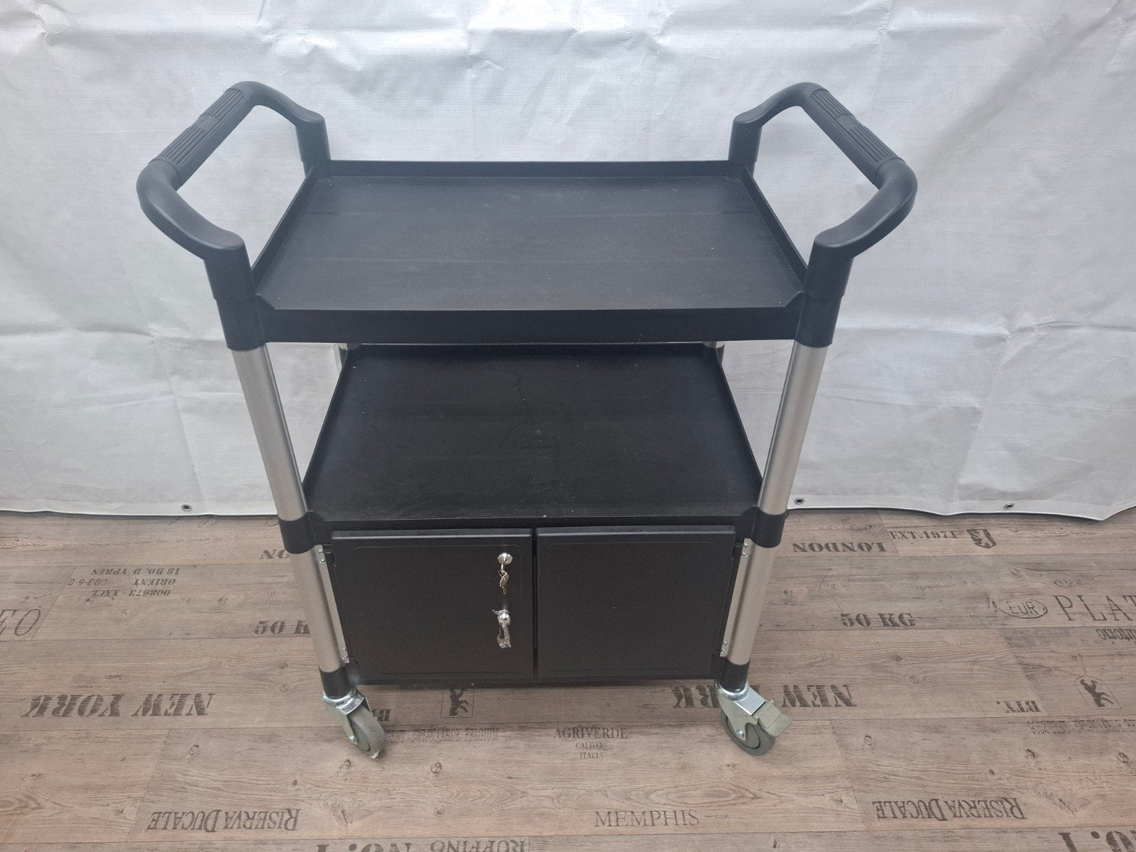 Verrijd baar tafel/kastje, Ophalen of Verzenden, Gebruikt