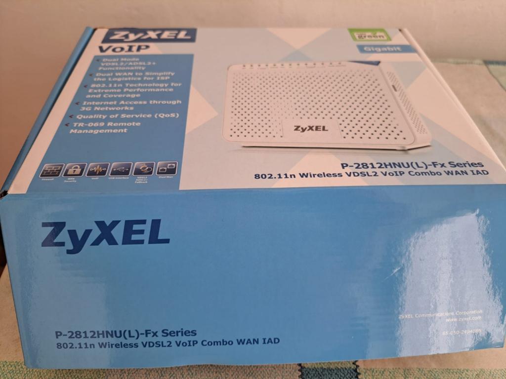 ZYXEL internetmodem Serie:P-2812hnu(I)fx met doos!, Ophalen of Verzenden, Zo goed als nieuw