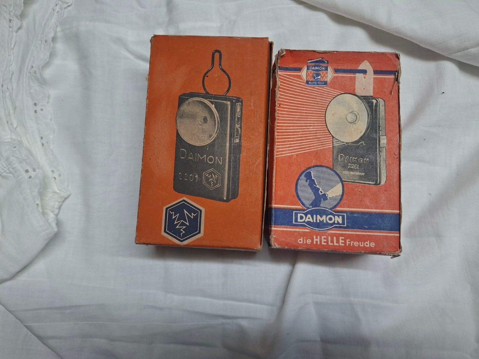 2 x nos daimon, Ophalen, Zo goed als nieuw