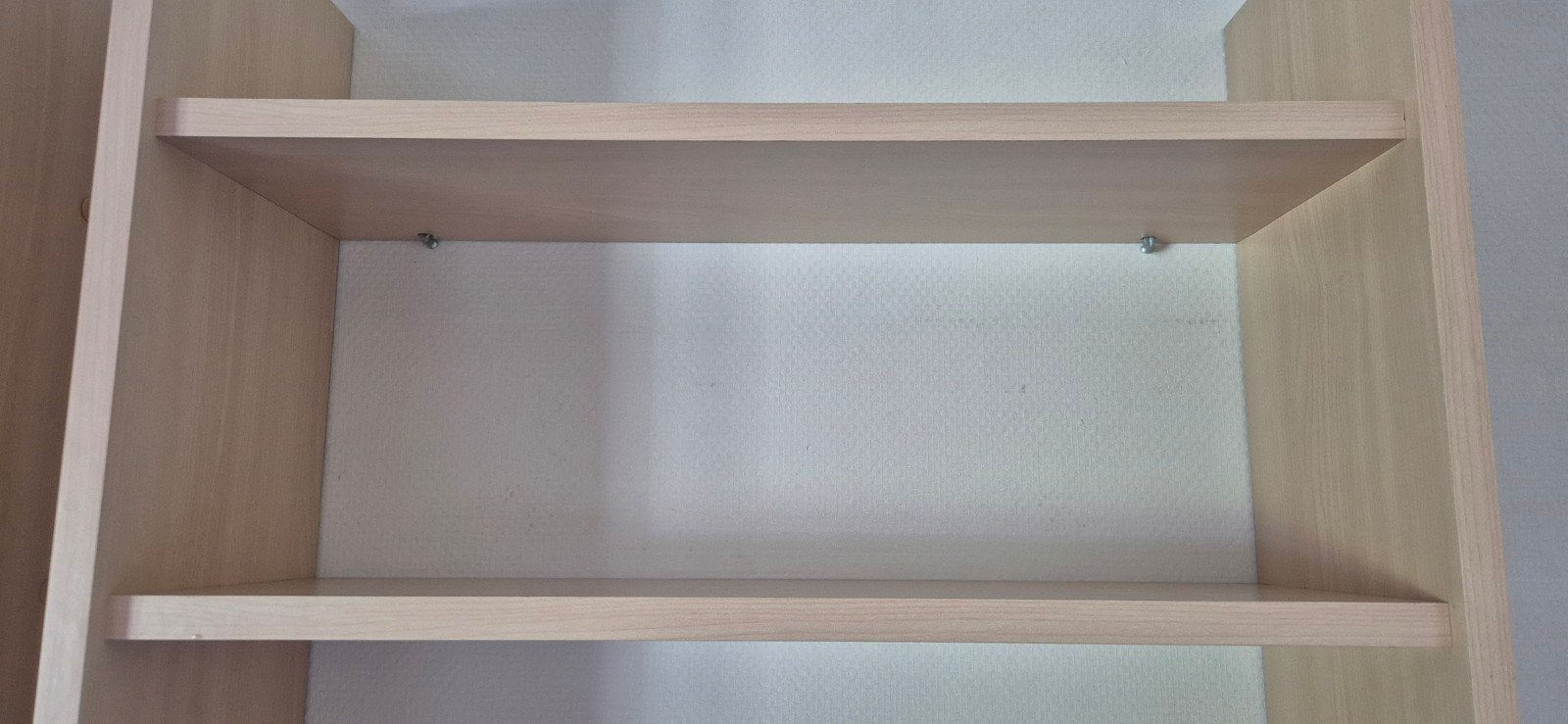 Twee lichte houten boekenkasten met planken, Ophalen, Met plank(en), Gebruikt, 50 tot 100 cm