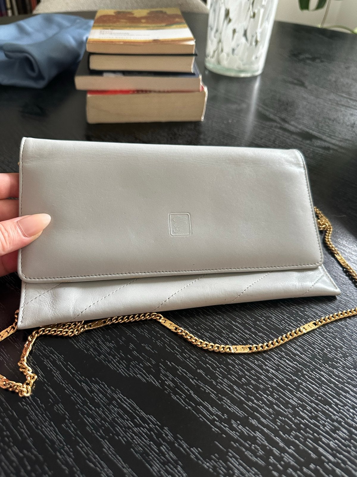 Stijlvolle grijze leren clutch met gouden ketting, Ophalen, Zo goed als nieuw, Grijs, Avondtasje