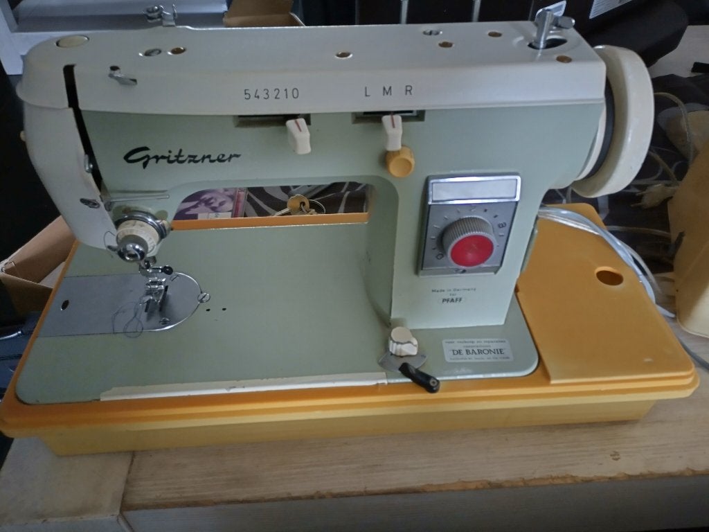 Complete Vintage Gritzner GSZ Naaimachine met Pedaal, Ophalen, Gebruikt, Naaimachine, Overige merken