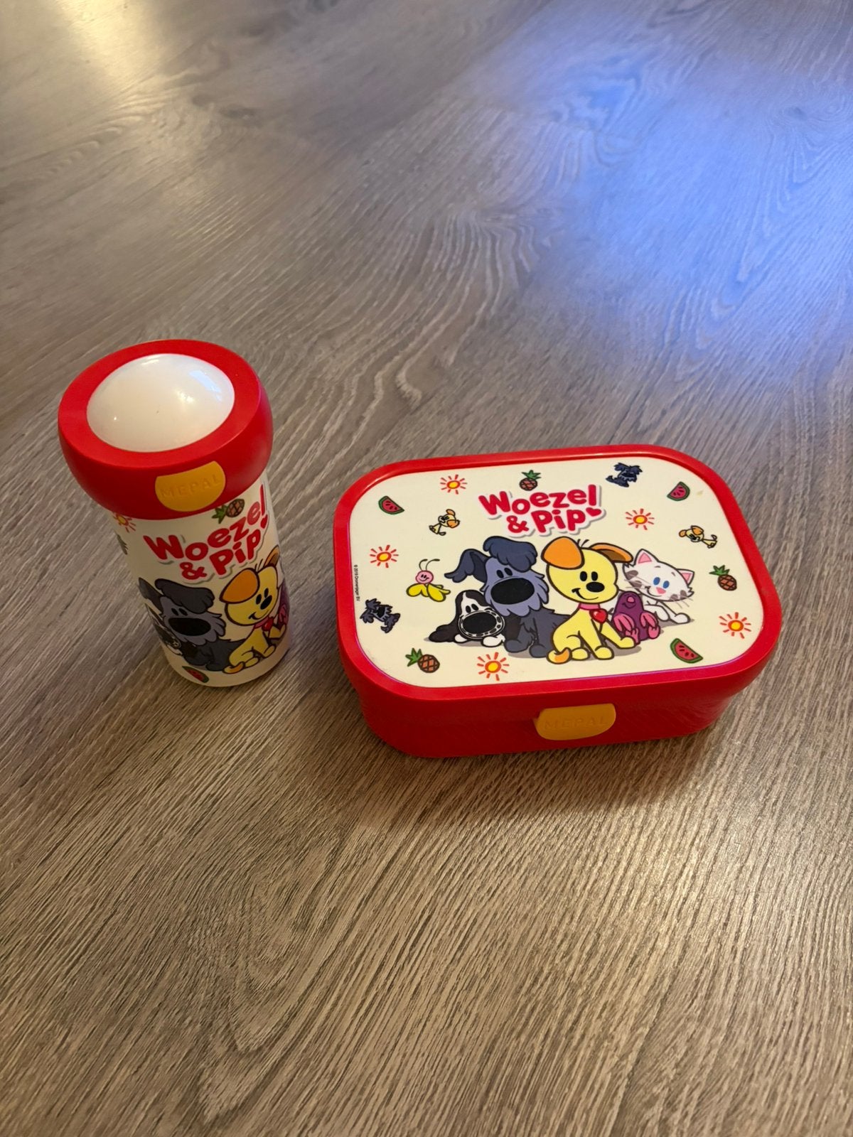 Woezel en pip lunchbox en (melk) beker, Diversen, Ophalen of Verzenden, Gebruikt