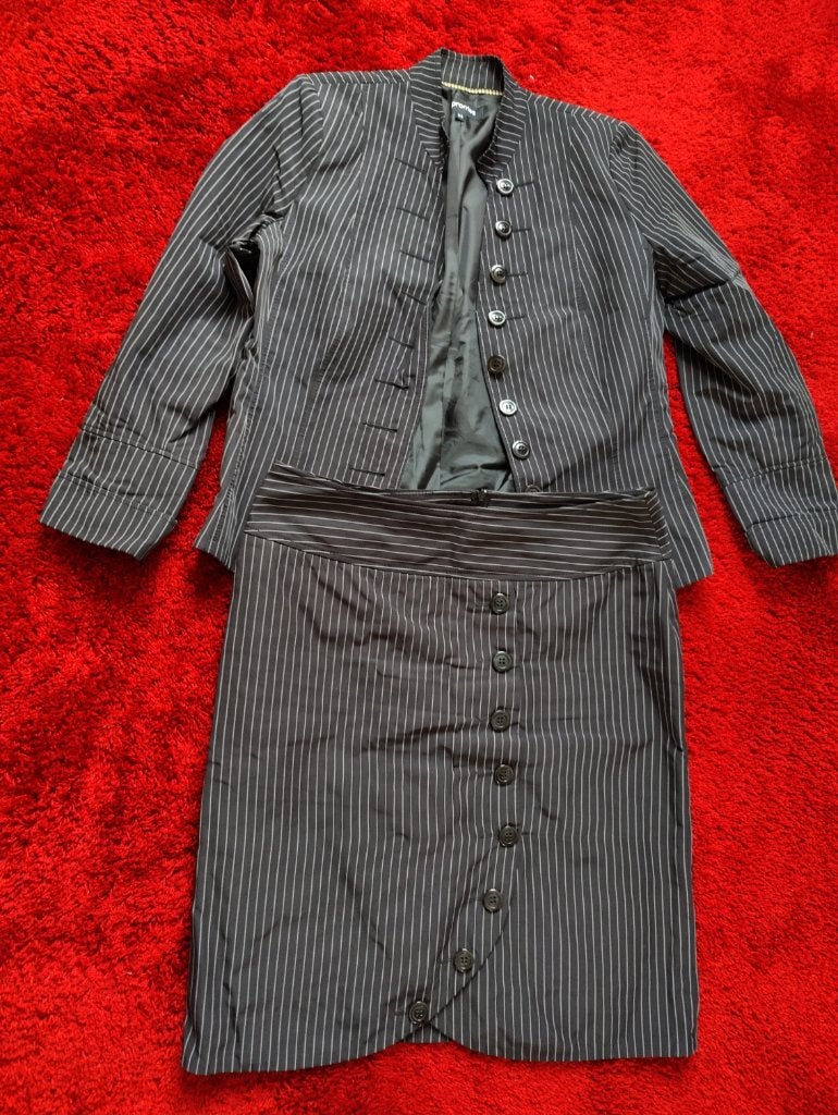 Promiss gestreept jasje en rok set, Maat 38/40 (M), Promiss, Kostuum of Pak, Zwart