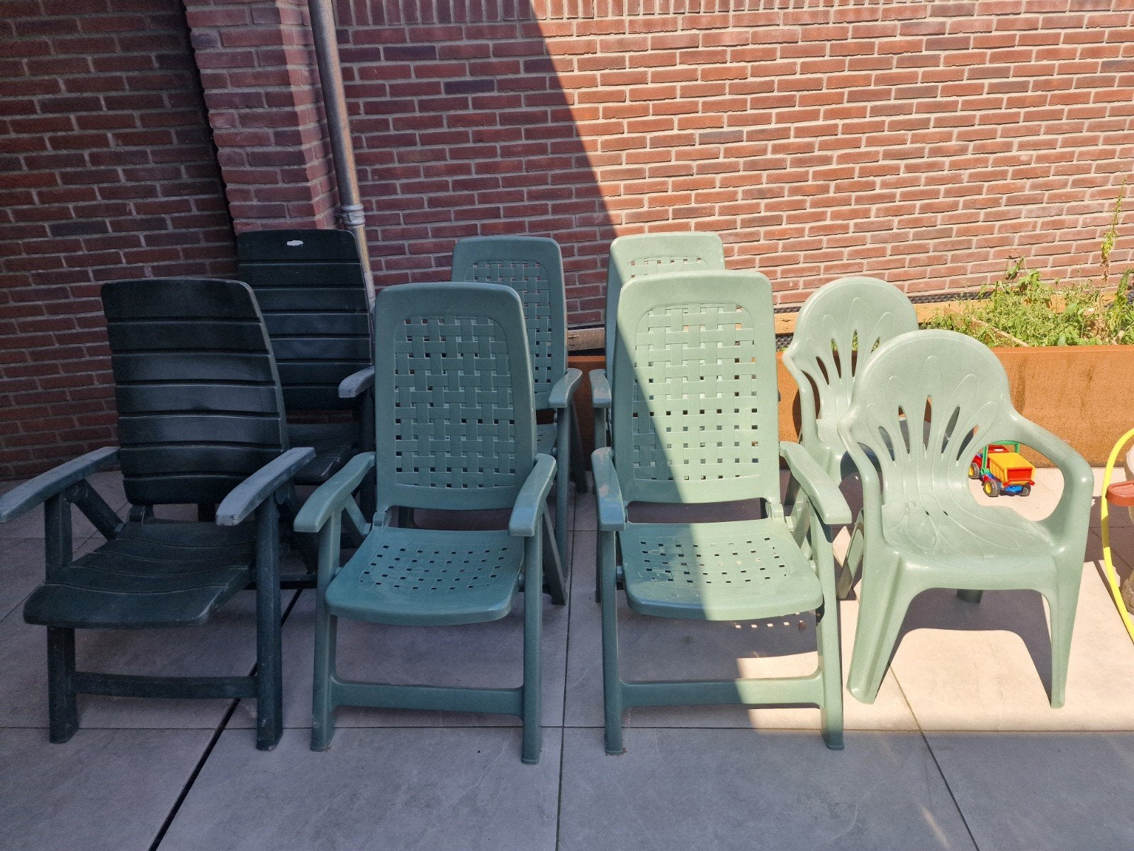 Tuinset met 8 stoelen en tafel - Groen kunststof, Ophalen, Kunststof, Gebruikt, 8 zitplaatsen