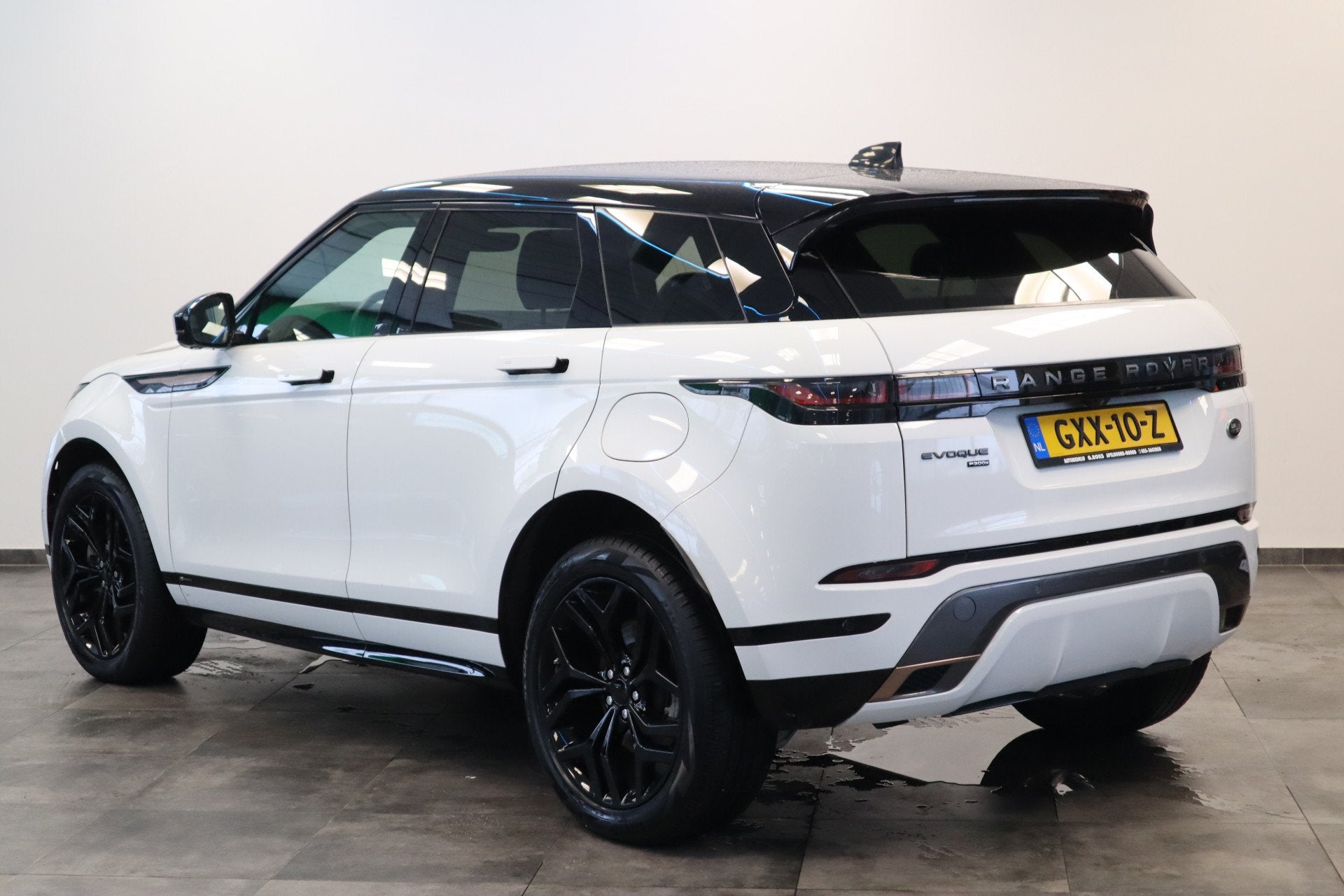 Land Rover Range Rover Evoque 1.5 P300e AWD R-Dynamic SE PDC, Auto's, Land Rover, 309 pk, Parkeersensor, Overige brandstoffen