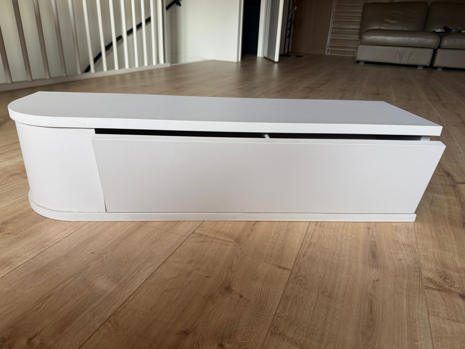 Wit wandkastje / hangkastje - modern design, Ophalen, Zo goed als nieuw, 50 tot 100 cm, Minder dan 50 cm