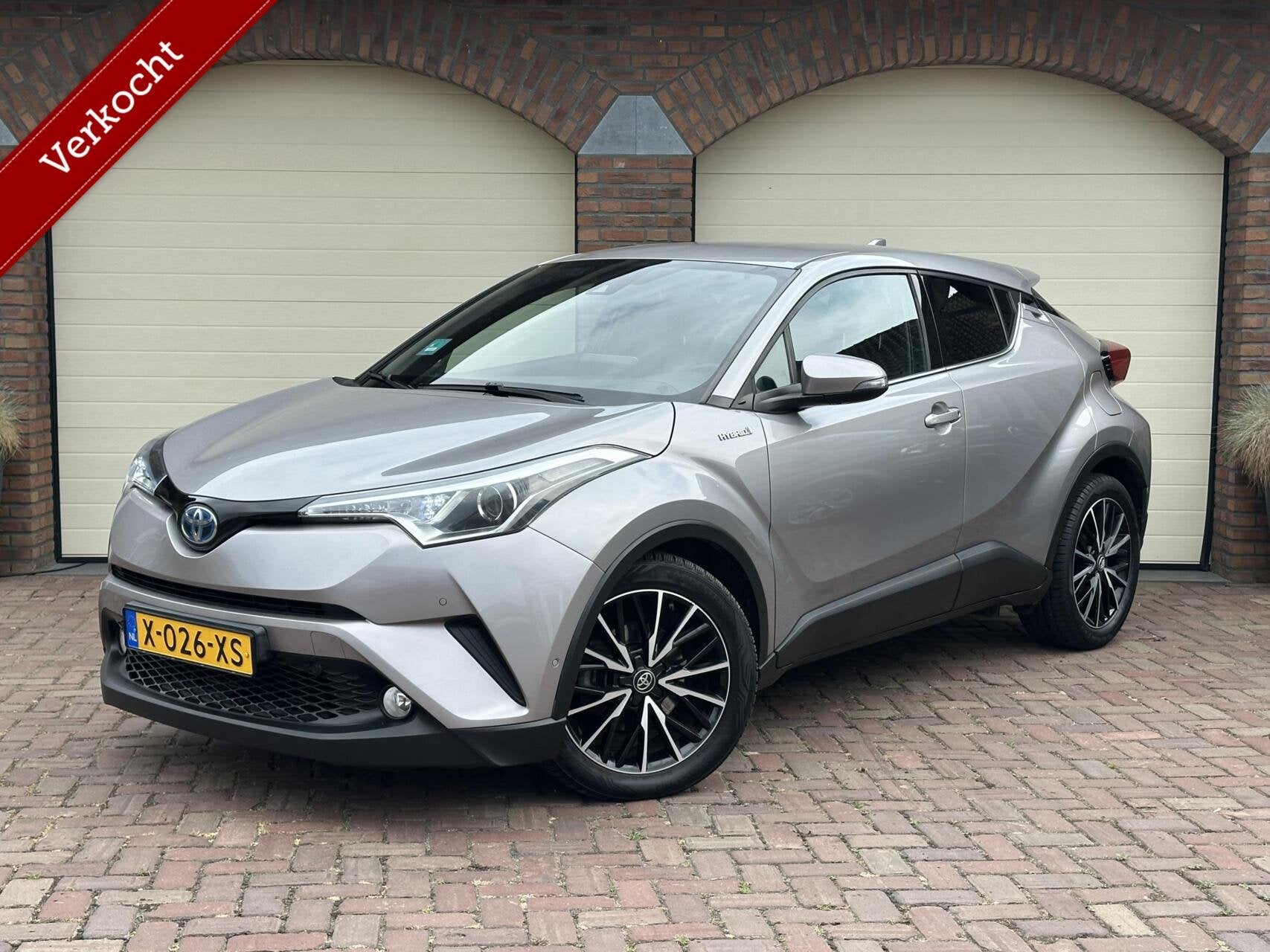 Toyota C-HR 1.8 Hybrid Executive Adaptive Cruise Camera Lane, Auto's, Euro 6, 4 cilinders, Met garantie (alle), Automatische klimaatregeling