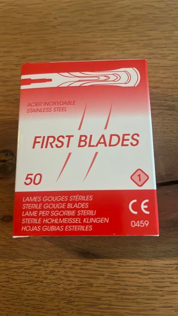 First blades. 49 steriele pedicure guts mesjes, 1, Ophalen of Verzenden, Zo goed als nieuw, Gehele gezicht
