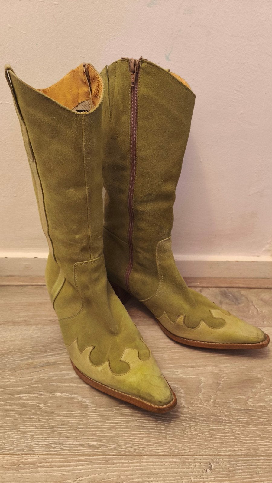 Vintage Groene suède cowboy laarzen maat 40, Kleding | Dames, Schoenen, Ophalen of Verzenden, Gedragen, Groen, 2-morrow