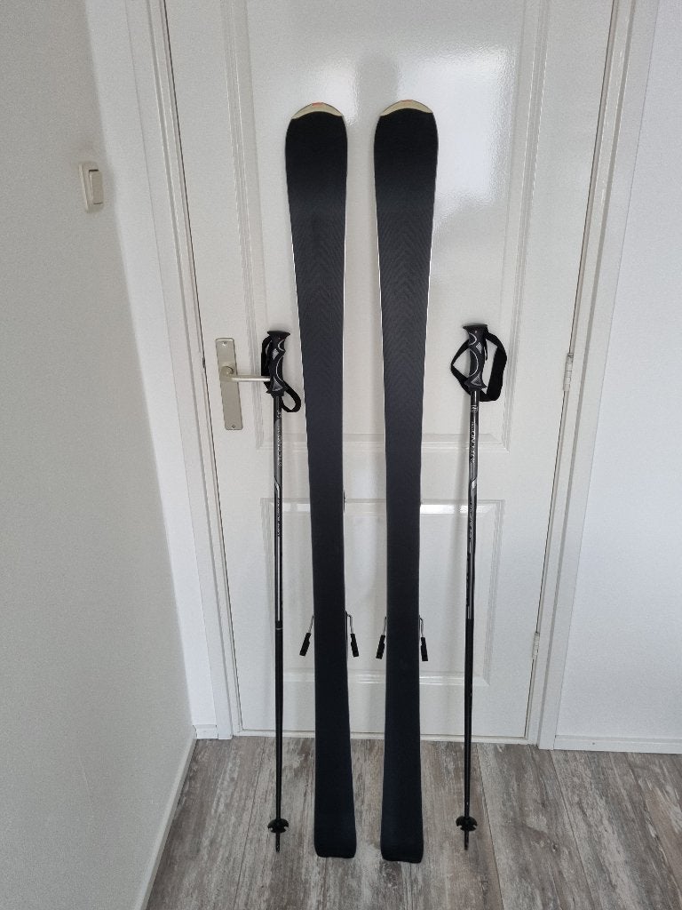 Atomic Cloud 6 dames ski's met stokken en reistas, Ophalen, 160 tot 180 cm, Gebruikt, Carve