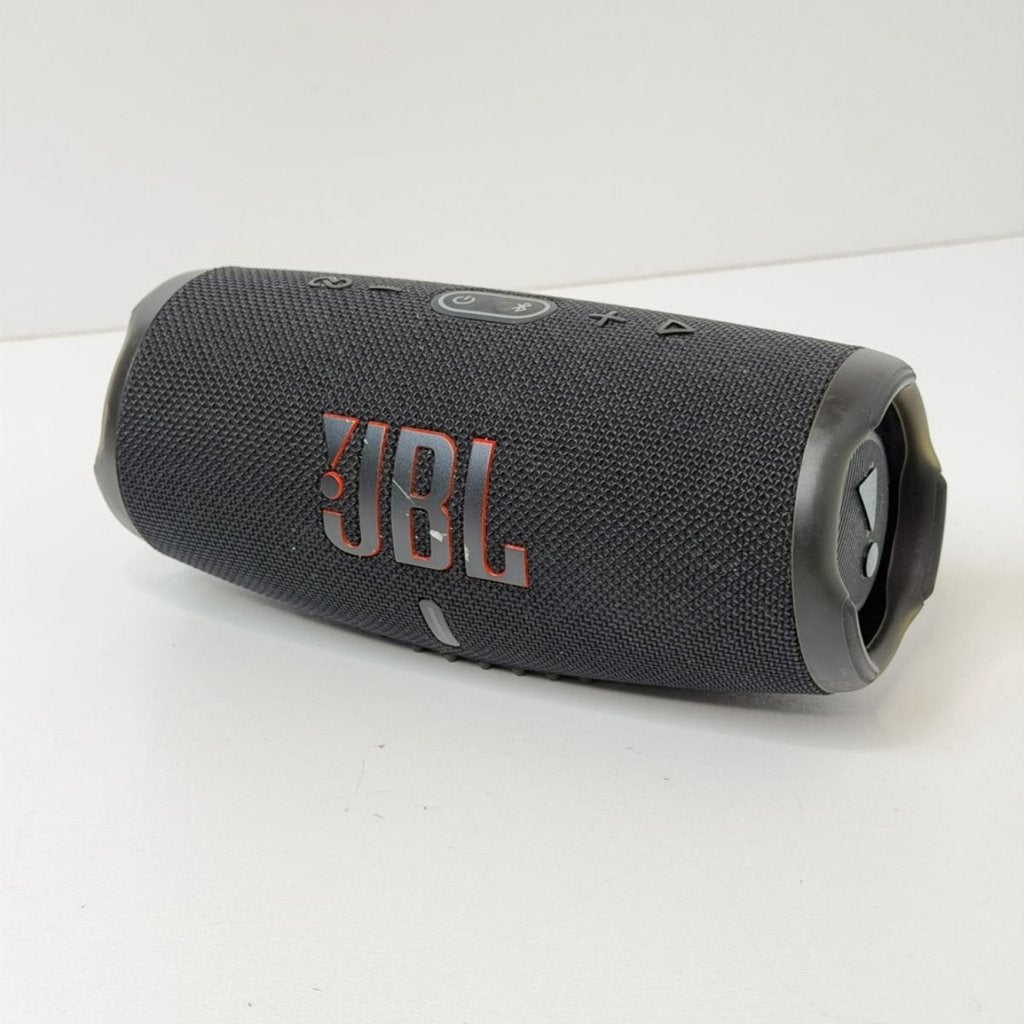 JBL Charge 5 Bluetooth Speaker Zwart | Nette staat, JBL, Zo goed als nieuw, Support@jbl.com, 400 Atlantic Street
Stamford, CT 06901
USA