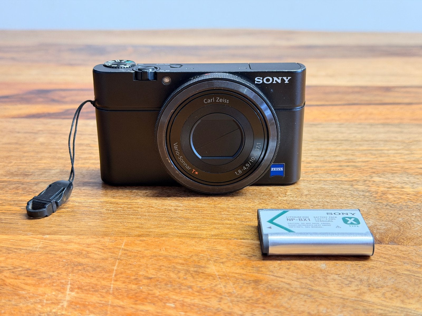 Sony Cyber-shot DSC-RX100 compact digital camera working, Ingebouwde flitser, Gebruikt, Ophalen of Verzenden, Compactcamera