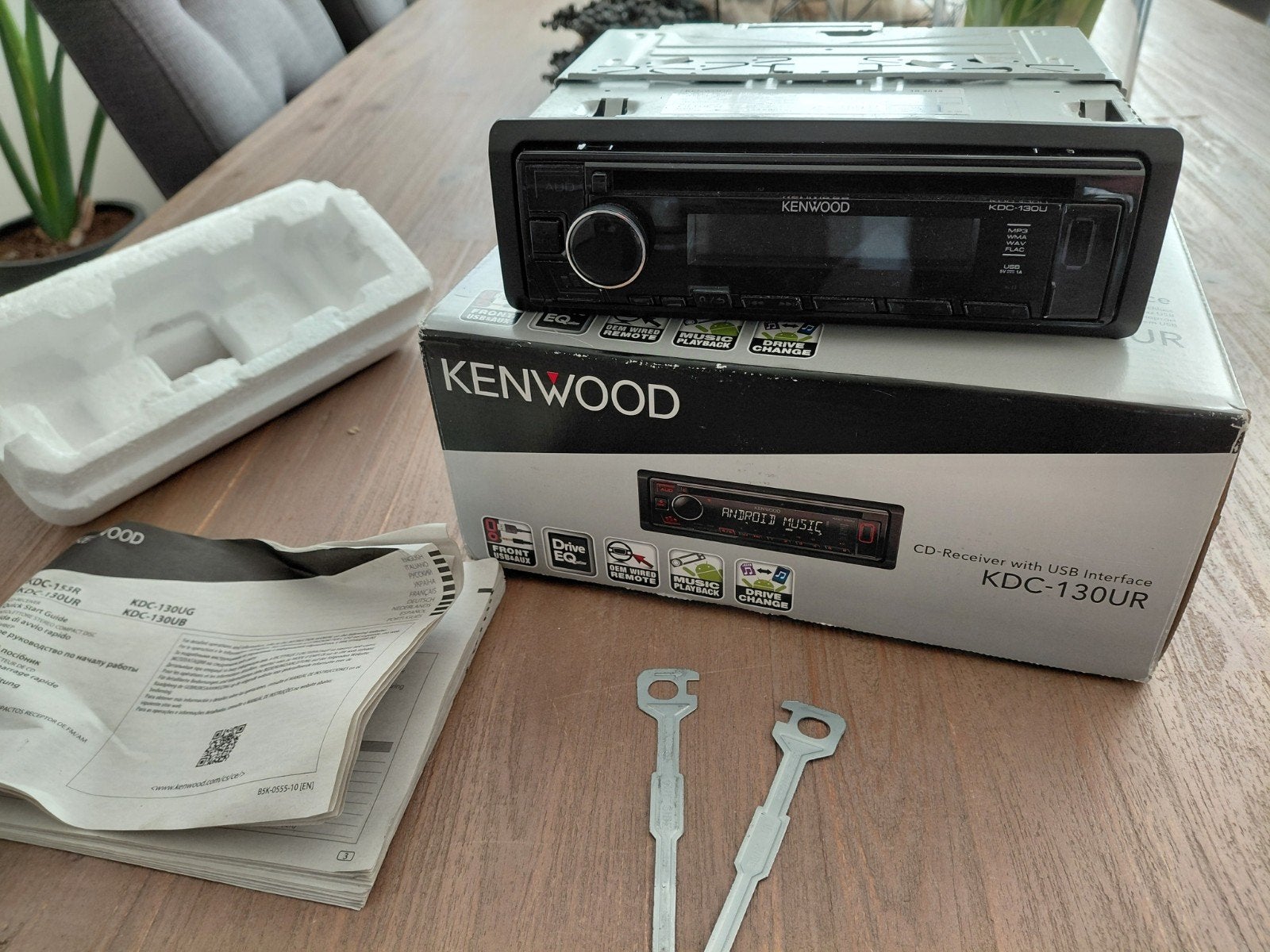 kenwood kdc130ur met usb., Ophalen, Zo goed als nieuw