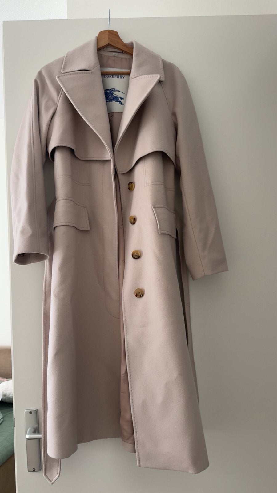 Nieuwe originele burberry winterjas, Ophalen of Verzenden, Nieuw, Maat 38/40 (M), Beige
