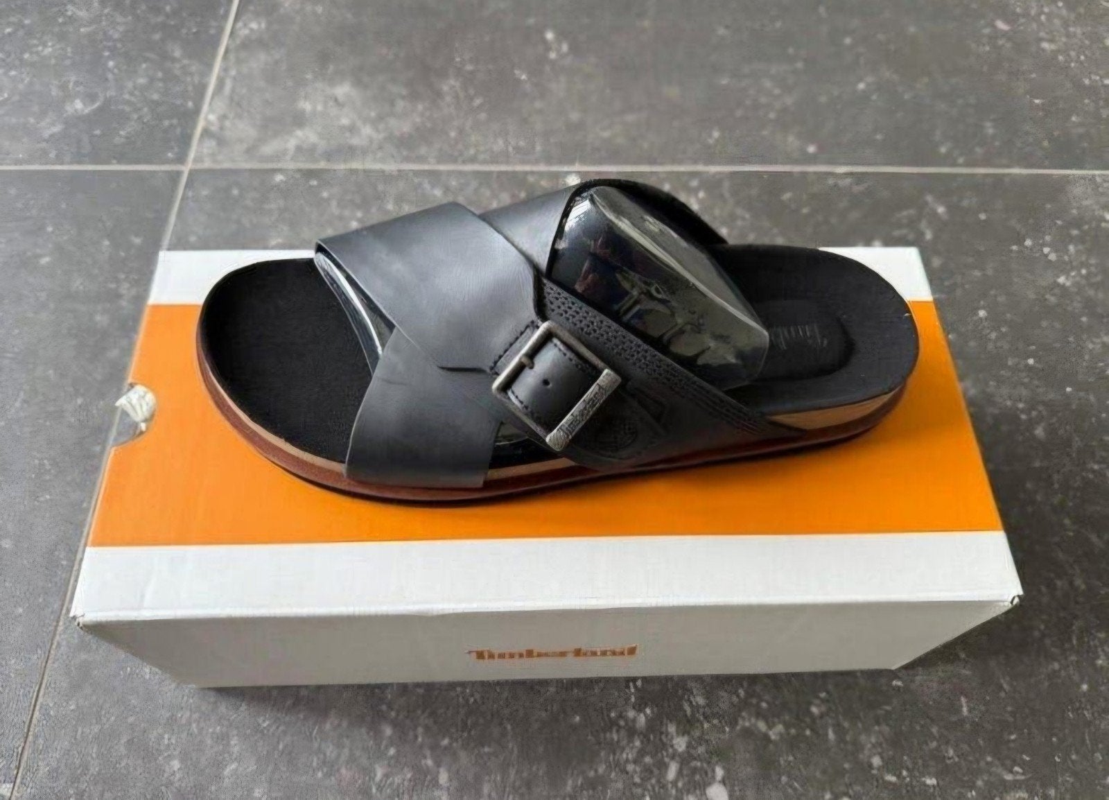 Timberland Amalfi Vibe Black Leather sandaal mt 43 (Nieuw), Ophalen of Verzenden, Nieuw, Zwart