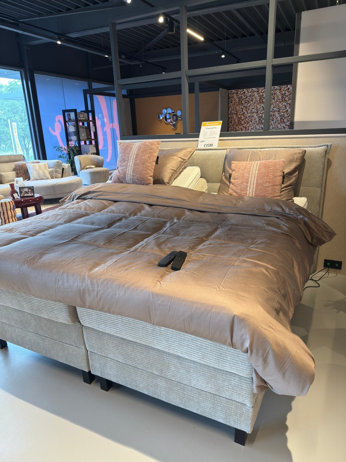 SHOWMODEL ELEKTRISCH BOXSPRING, Ophalen, Zo goed als nieuw, Tweepersoons, 180 cm