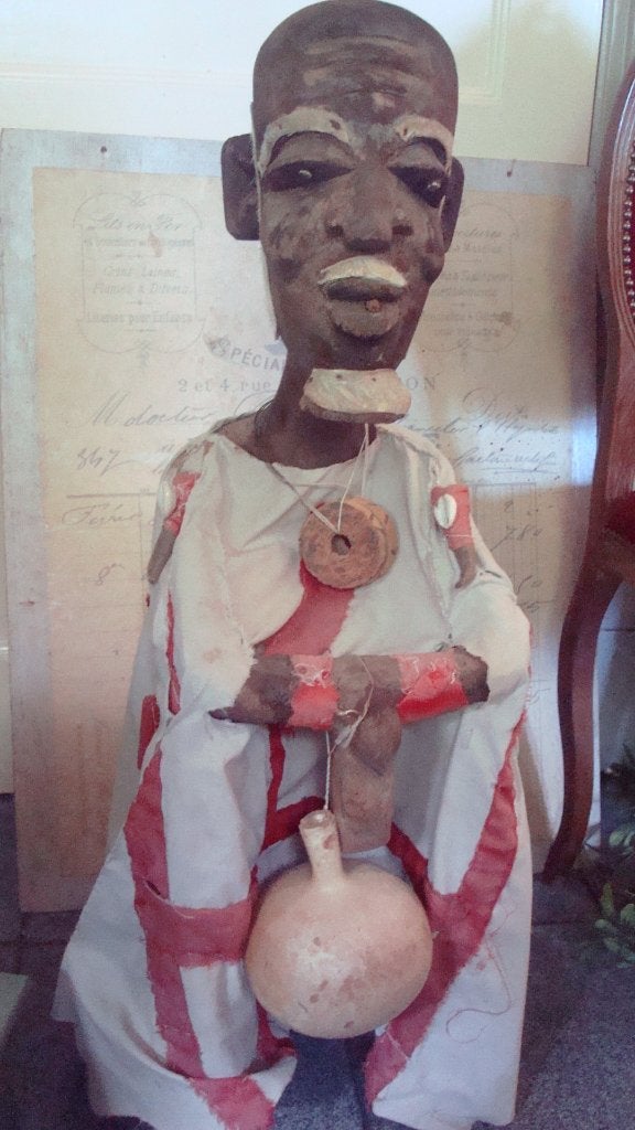 afrikaans beeld  van hout met stof voor de liefhebber, Antiek en Kunst, Ophalen of Verzenden