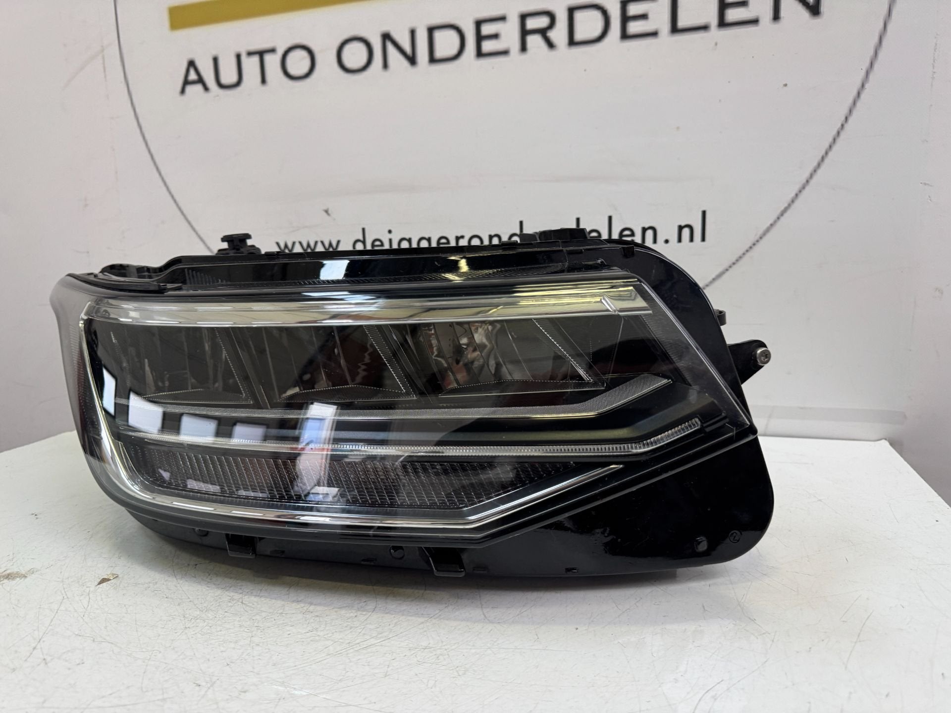 VW TIGUAN 5NB FACELIFT VOL LED KOPLAMP RECHTS 5NB941036C, Gebruikt, Volkswagen, Volkswagen AG, Berliner Ring 2
38440  Wolfsburg, DE