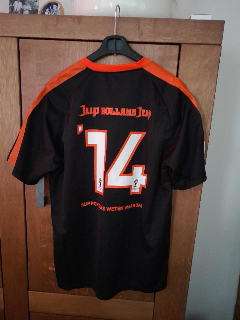 Oranje shirt zwart maat 48/50. Zo goed als nieuw!, Ophalen of Verzenden, Zo goed als nieuw, Maat 48/50 (M), Zwart