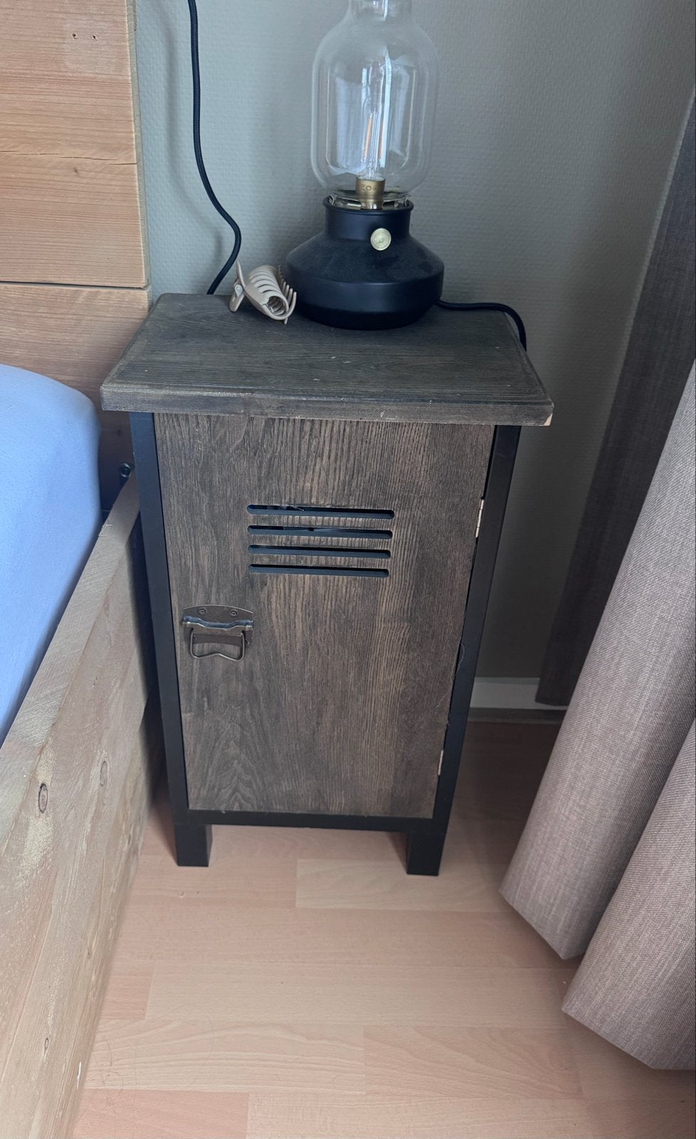 2x Houten Nachtkastjes, Ophalen, Gebruikt, Hout