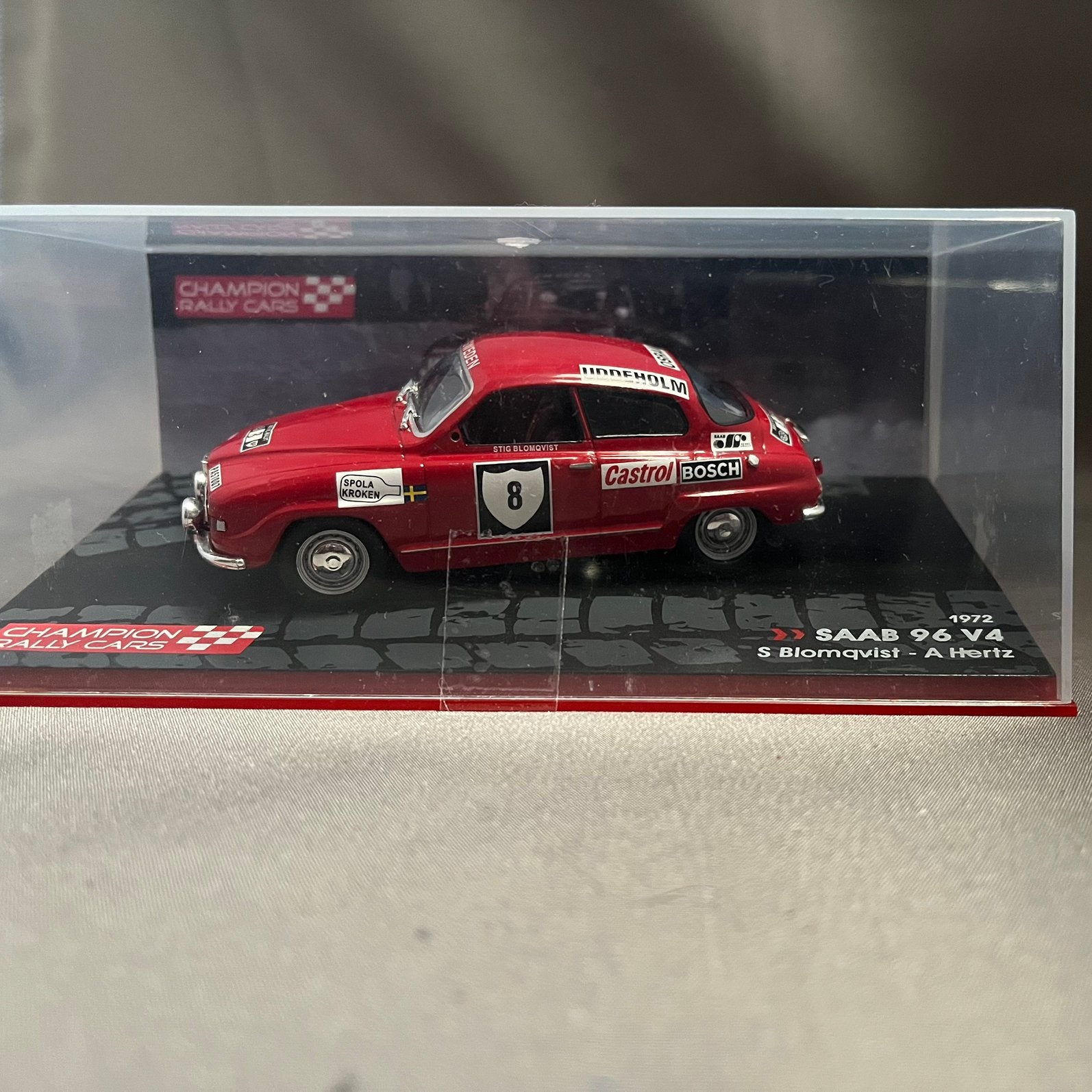 Altaya 1:43 Saab 96 V4 - Rally Zweden 1972 - In Vitrine, Ophalen of Verzenden, Zo goed als nieuw, Auto, Overige merken