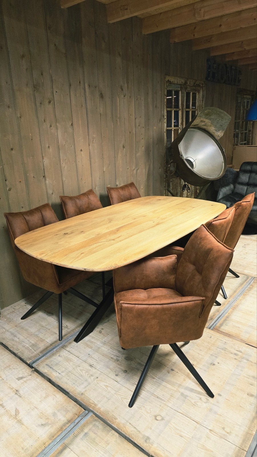 Mooie Industriele Eetkamerset Mango Houten Tafel en stoelen