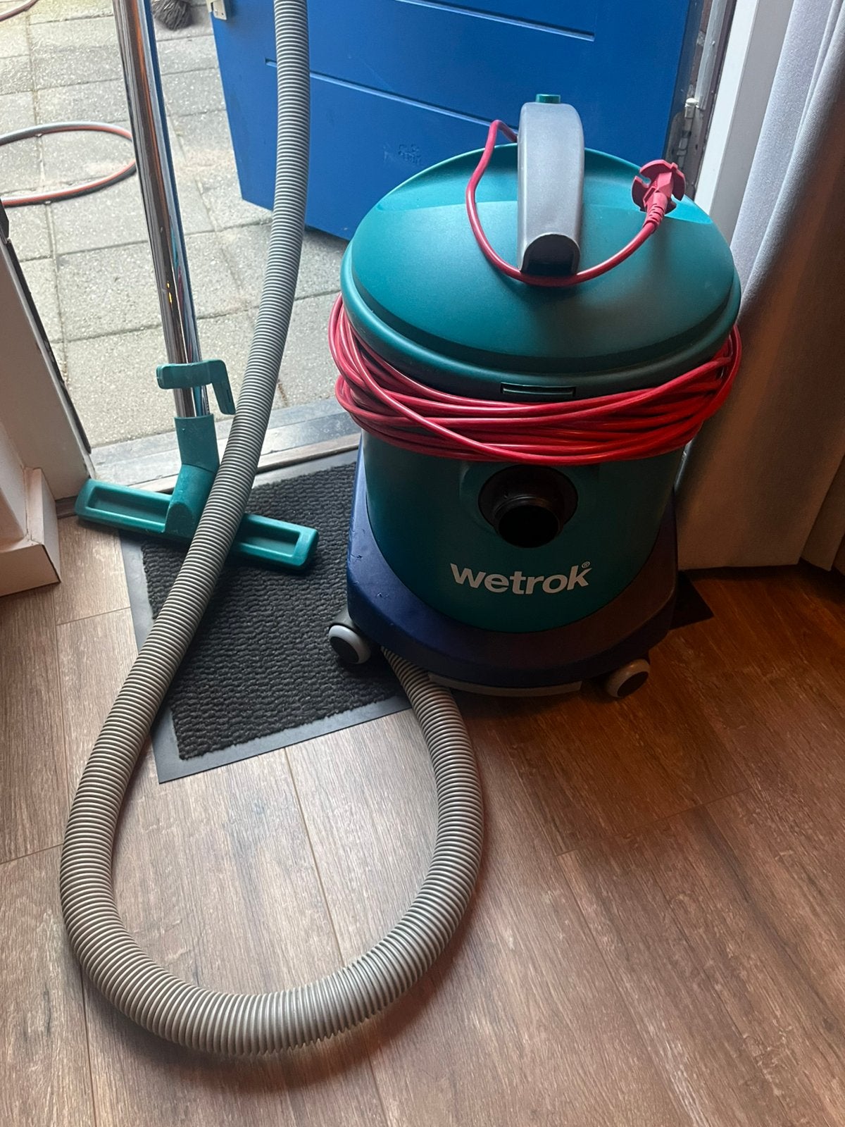 Wetrok stofzuiger, slang defect zie foto, Ophalen