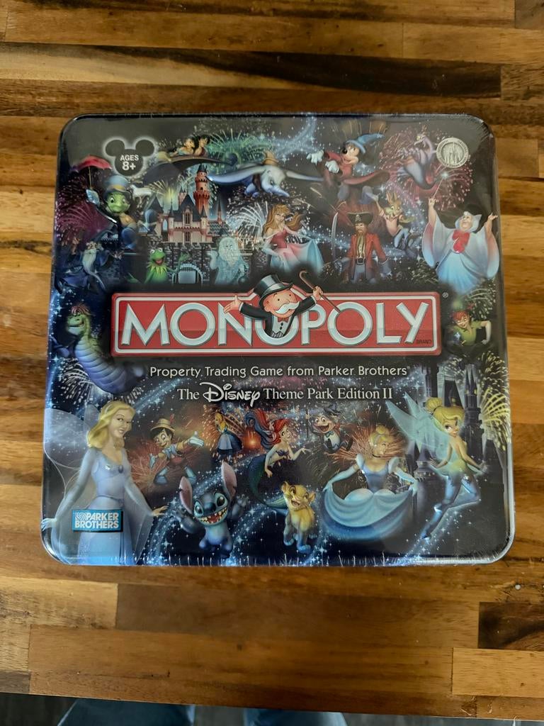 Monopoly Disney Theme Park Edition II - Nieuw in blik, Drie of vier spelers, Ophalen of Verzenden, Nieuw