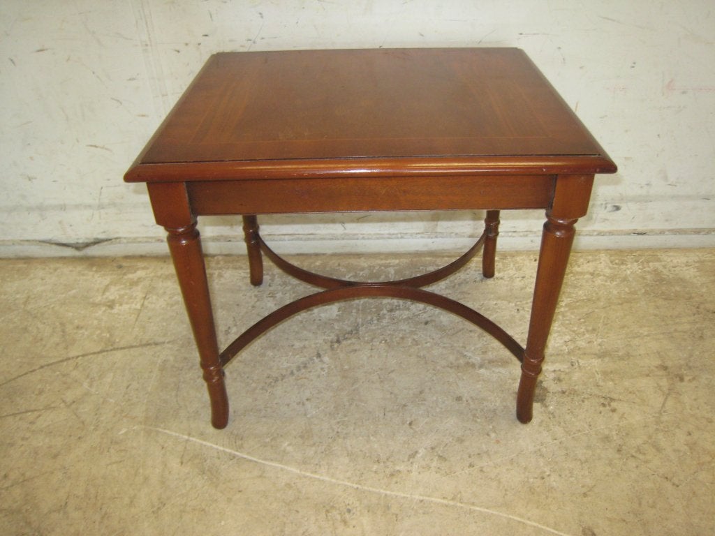 Klassiek Engelse bijzettafel Bradley, Huis en Inrichting, Tafels | Sidetables, Niet ingevuld, Gebruikt, Niet ingevuld, Niet ingevuld