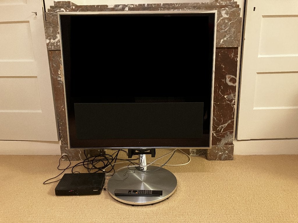 B&O 32" BeoVision full-HD LED televisie, Audio, Tv en Foto, Televisies, 50 Hz, 80 tot 100 cm, Full HD (1080p), Ophalen