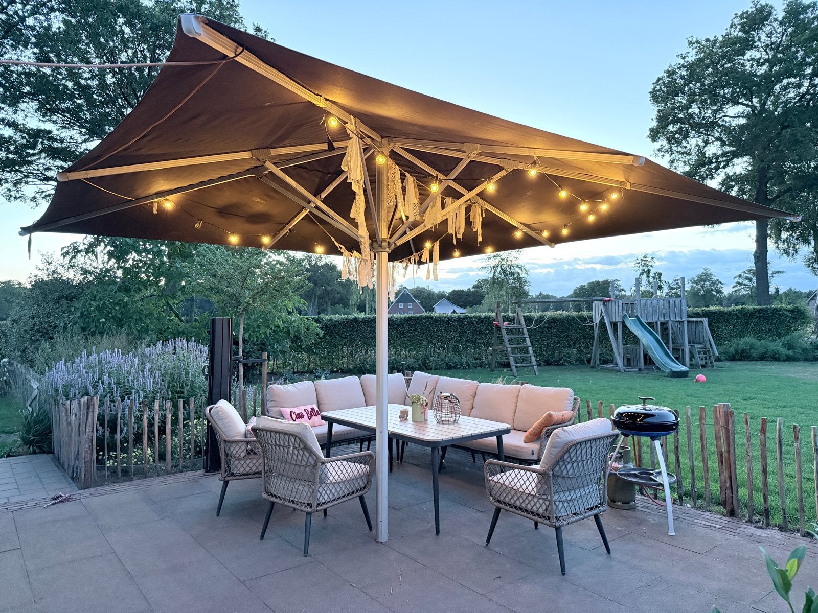 Parasol (horecakwaliteit), Ophalen, Gebruikt, 3 tot 4 meter, Zweefparasol