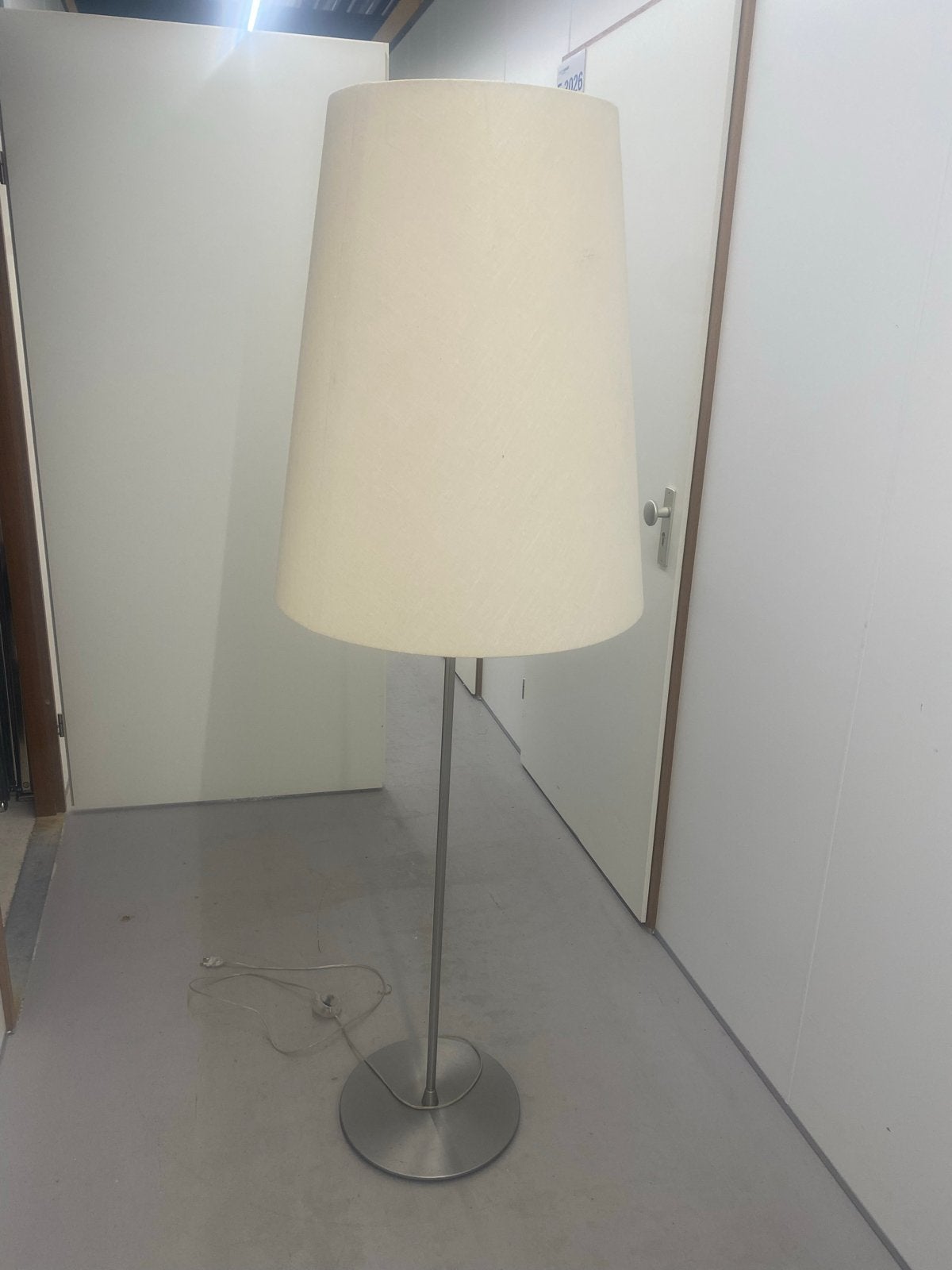 Stijlvolle staande lamp met stoffen kap, Ophalen, Gebruikt, E27 (groot), Metaal