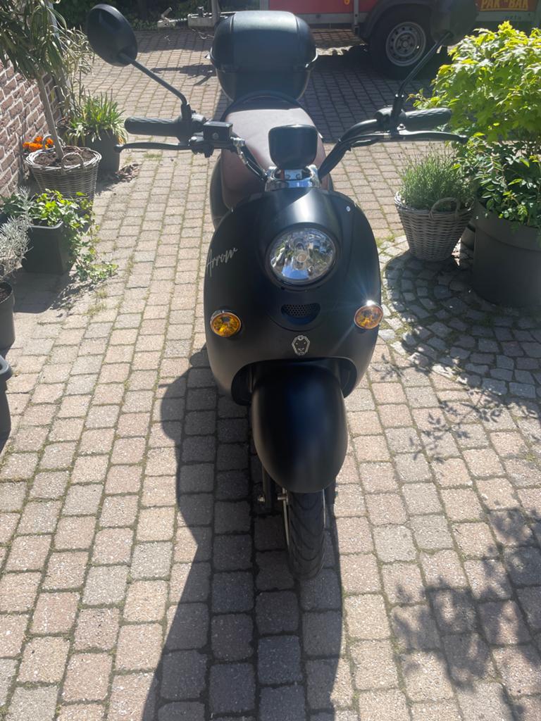 Leone Arrow elektrische scooter - Nieuwstaat, slechts 17 km!, Ophalen, Nieuw, Elektrisch, Overige merken