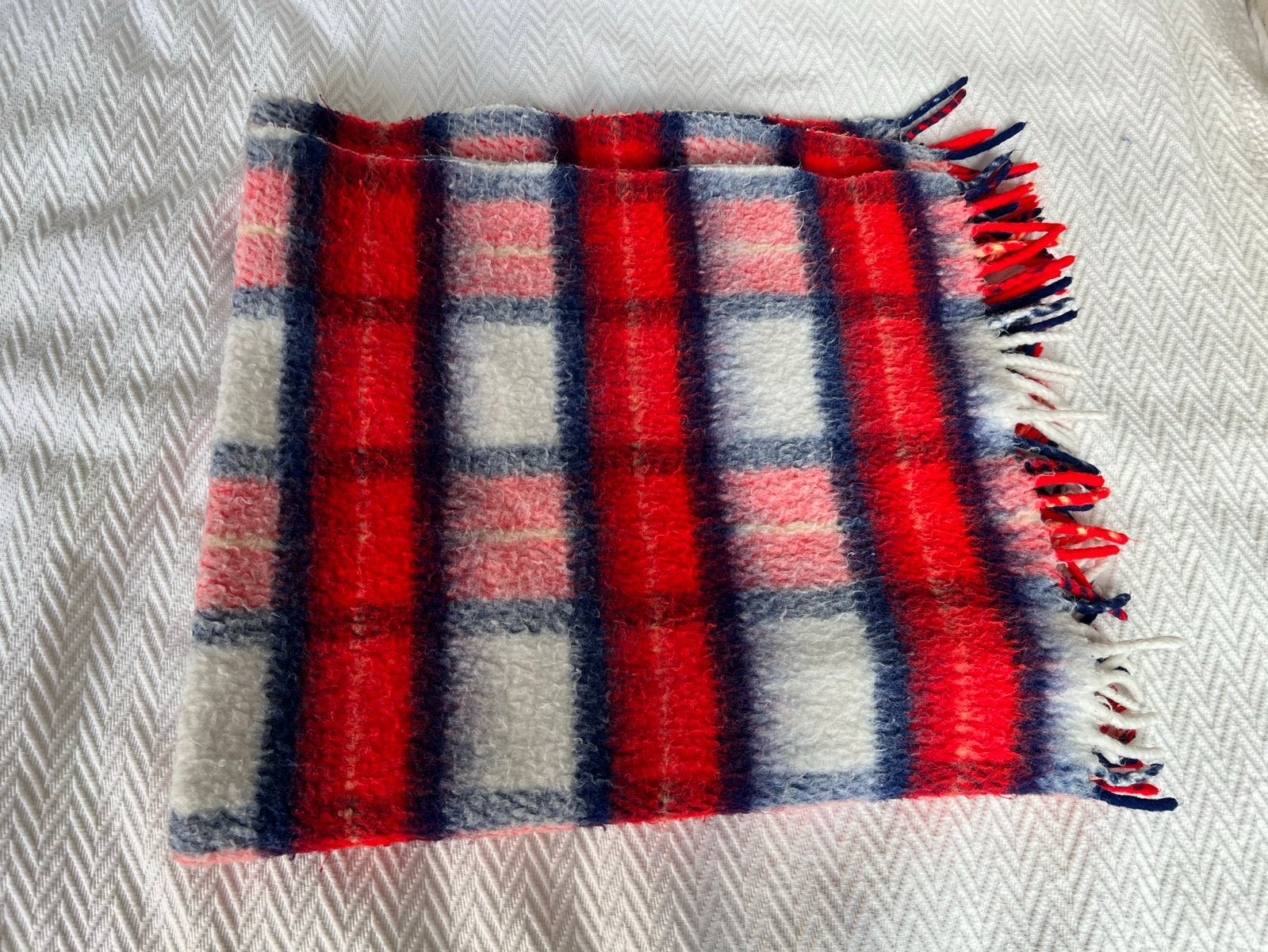 Wollen babydeken met ruitpatroon - rood, wit, blauw, Gebruikt, Ophalen of Verzenden, Ademend, Rood
