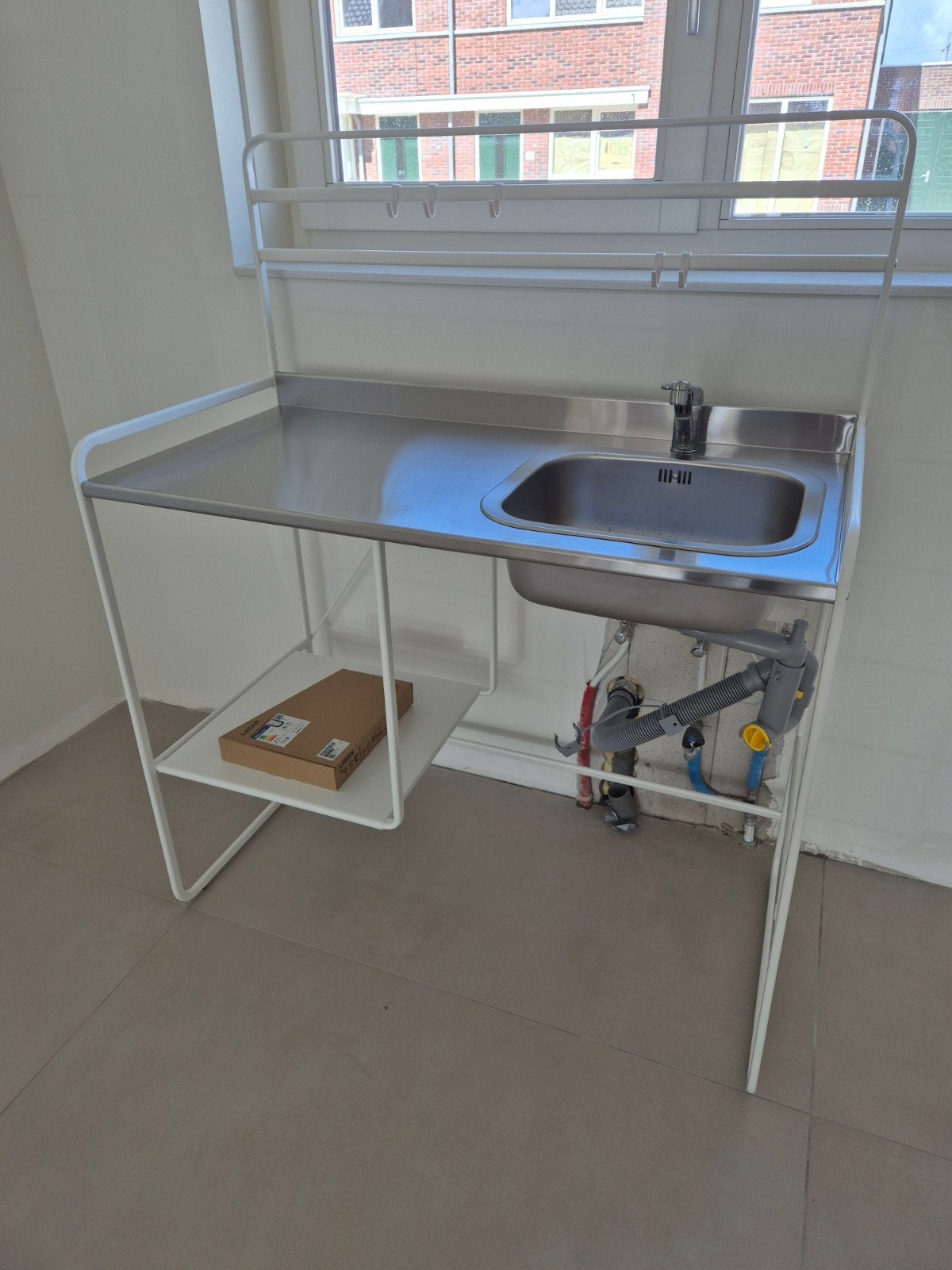 IKEA SUNNERSTA Kitchenette met spoelbak en kraan noodkeuken, Ophalen, Wit, Enkelwandige keuken, Zo goed als nieuw