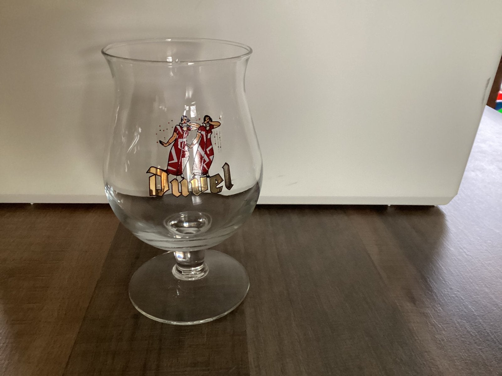 In nieuw staat duvel bierglas dansende dames, Ophalen of Verzenden, Zo goed als nieuw, Glas of Glazen, Duvel
